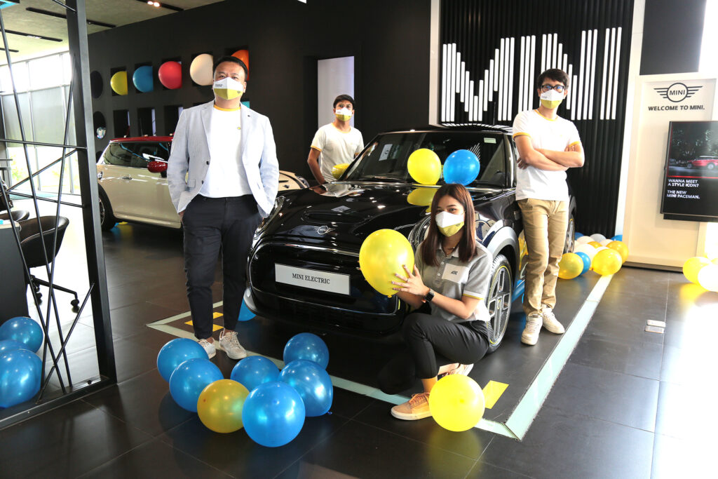 มินิ มิลเลนเนียม ออโต้ อุบลราชธานี นำความเร้าใจมาให้สัมผัสกับรถ MINI พลังไฟฟ้า ที่งาน ‘MINI FREEDOM MINI FREEDAY’