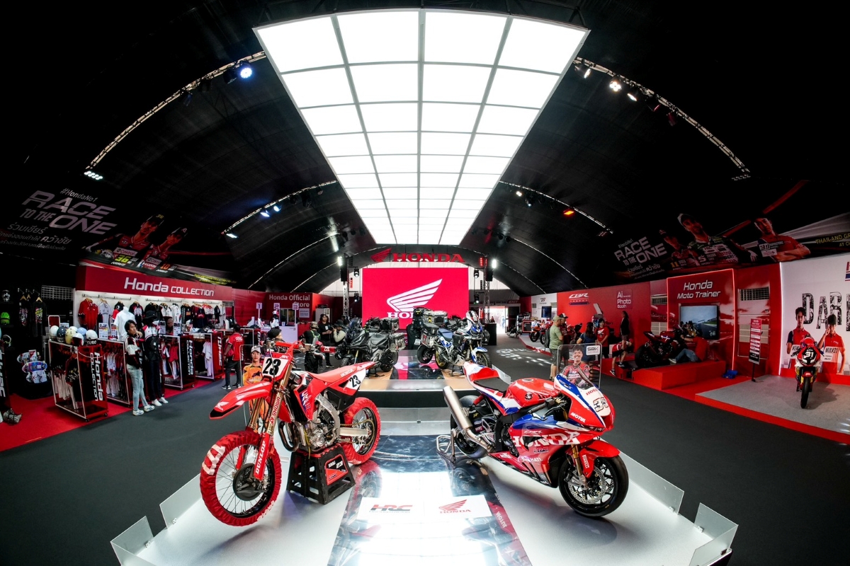 “ไทยฮอนด้า” เปิดบูธกิจกรรม “Honda Exhibition Hall” ภายใต้คอนเซปต์ “Race to The One” ชวนแฟนมอเตอร์สปอร์ตร่วมสัมผัสประสบการณ์สุดพิเศษใน ThaiGP 2026